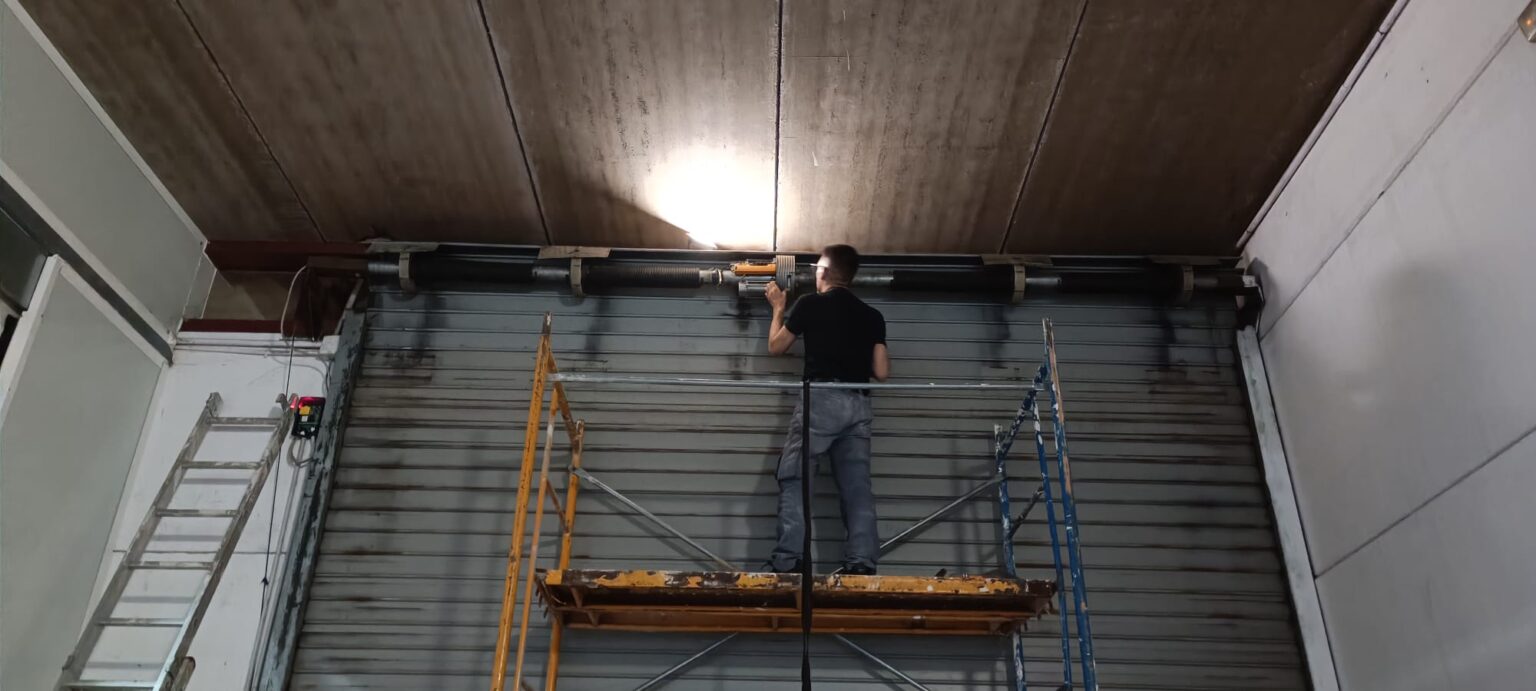 Reparación de persianas metálicas en Málaga para comercios y negocios