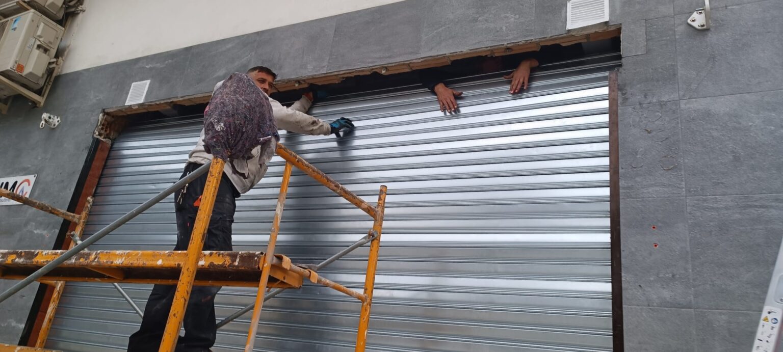 Instalación de persianas de aluminio y PVC a medida en Málaga ciudad