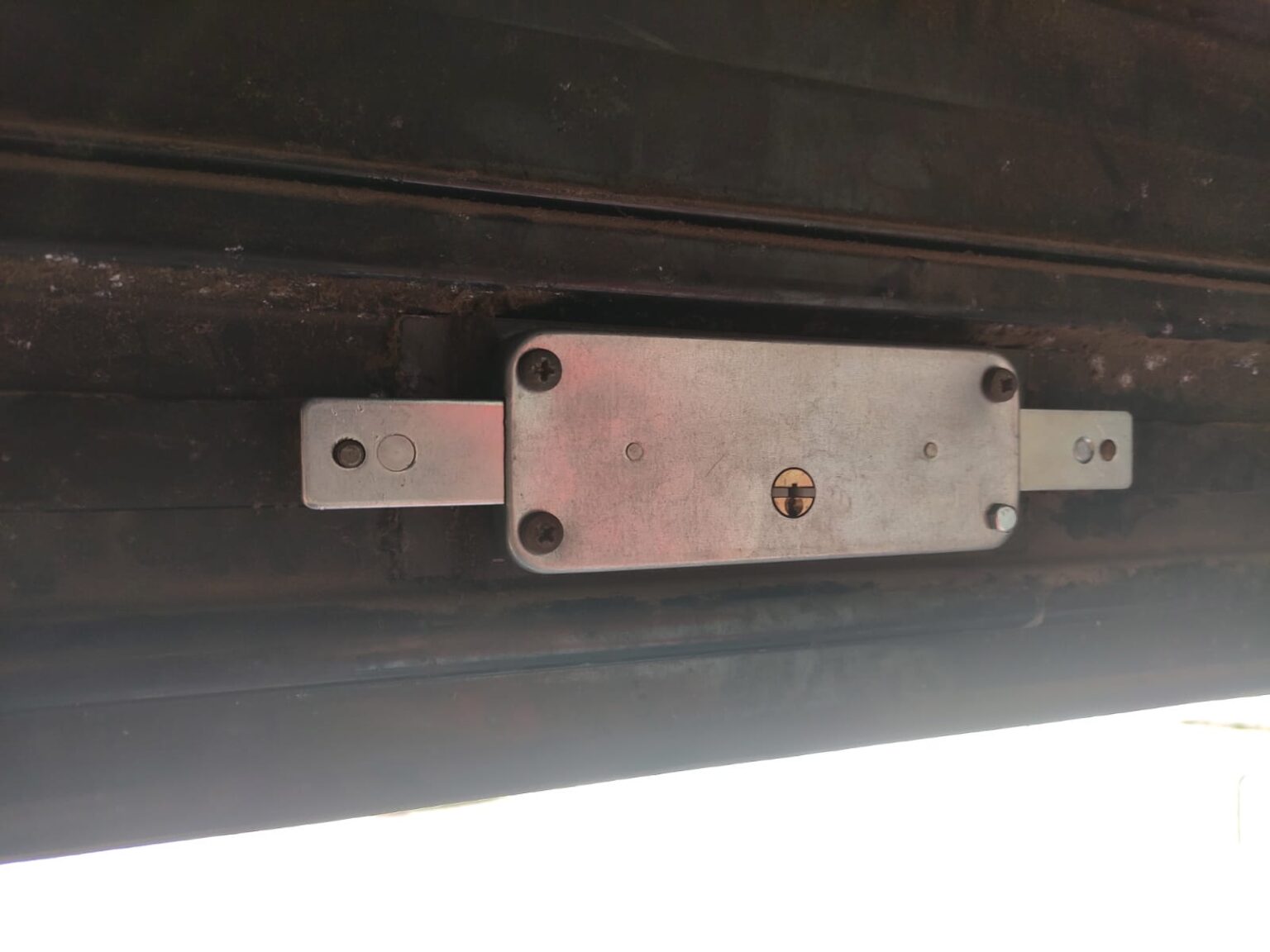 Reparación de cuadros de maniobra y mandos de puertas en Málaga