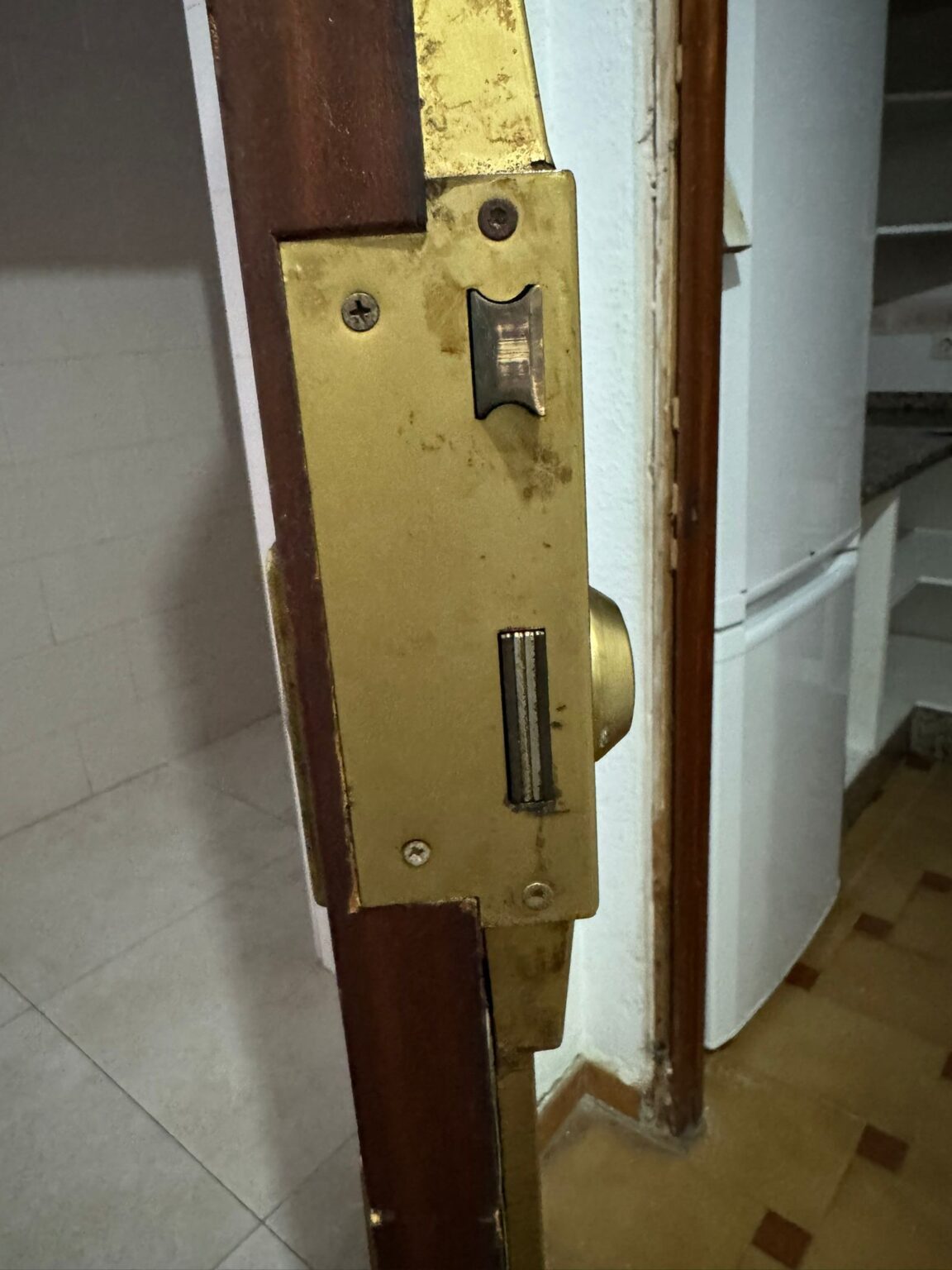 Servicio técnico de motores de puertas y persianas en Málaga 24h